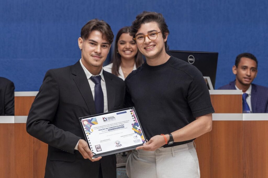 Primeira edição do Parlamento Jovem de Três Lagoas é encerrada com sessão solene e homenagens