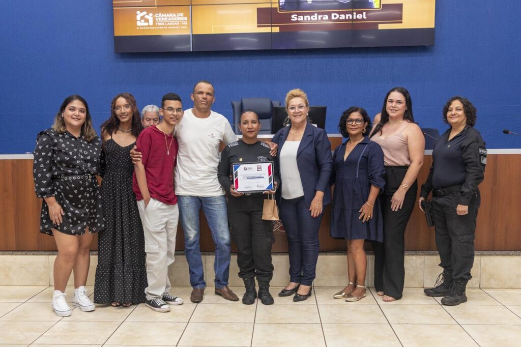 Mulheres que atuam em prol da segurança pública recebem honrarias Mulheres que atuam em prol da segurança pública recebem honrarias