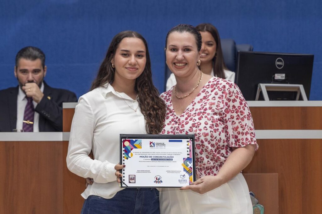Primeira edição do Parlamento Jovem de Três Lagoas é encerrada com sessão solene e homenagens
