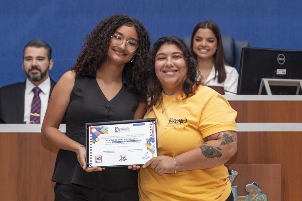 Primeira edição do Parlamento Jovem de Três Lagoas é encerrada com sessão solene e homenagens