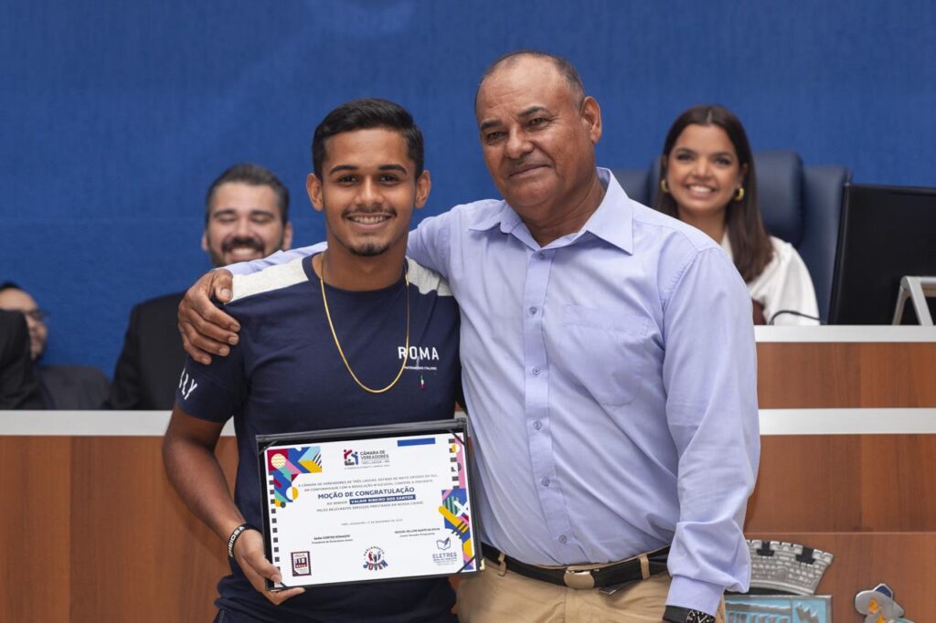 Primeira edição do Parlamento Jovem de Três Lagoas é encerrada com sessão solene e homenagens