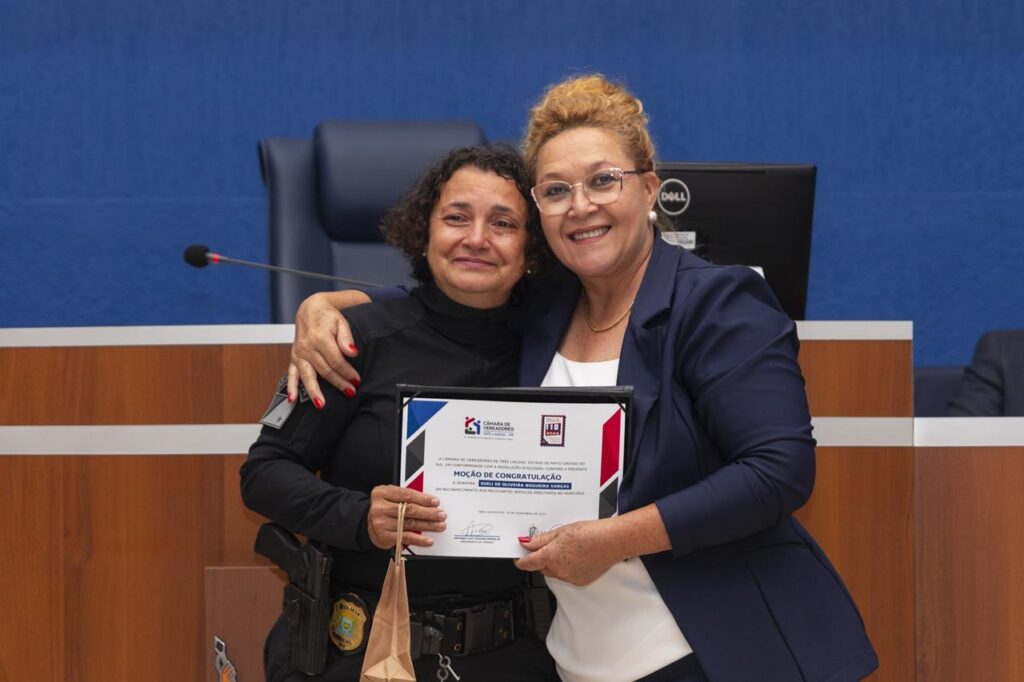 Mulheres que atuam em prol da segurança pública recebem honrarias Mulheres que atuam em prol da segurança pública recebem honrarias