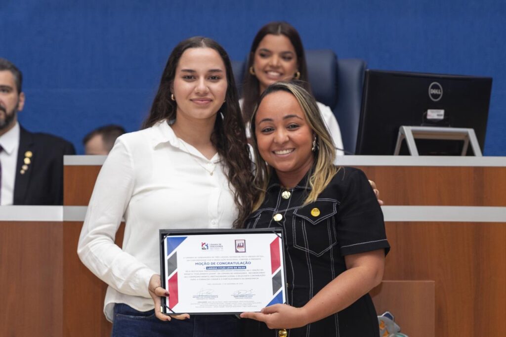 Primeira edição do Parlamento Jovem de Três Lagoas é encerrada com sessão solene e homenagens