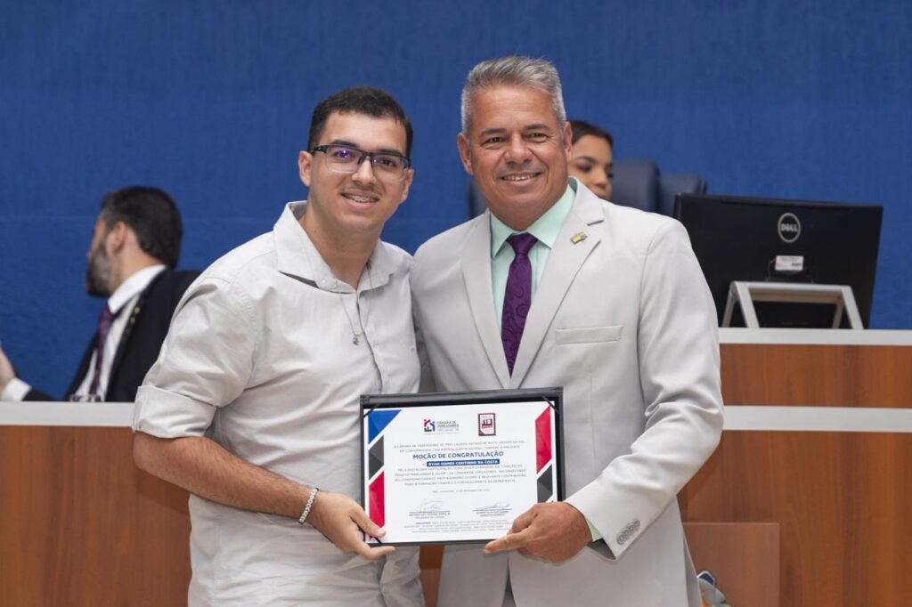 Primeira edição do Parlamento Jovem de Três Lagoas é encerrada com sessão solene e homenagens