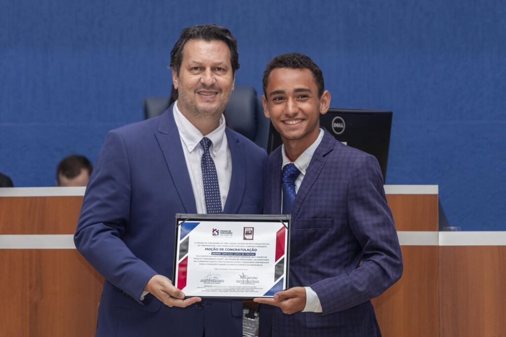 Primeira edição do Parlamento Jovem de Três Lagoas é encerrada com sessão solene e homenagens