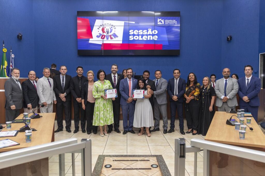Primeira edição do Parlamento Jovem de Três Lagoas é encerrada com sessão solene e homenagens