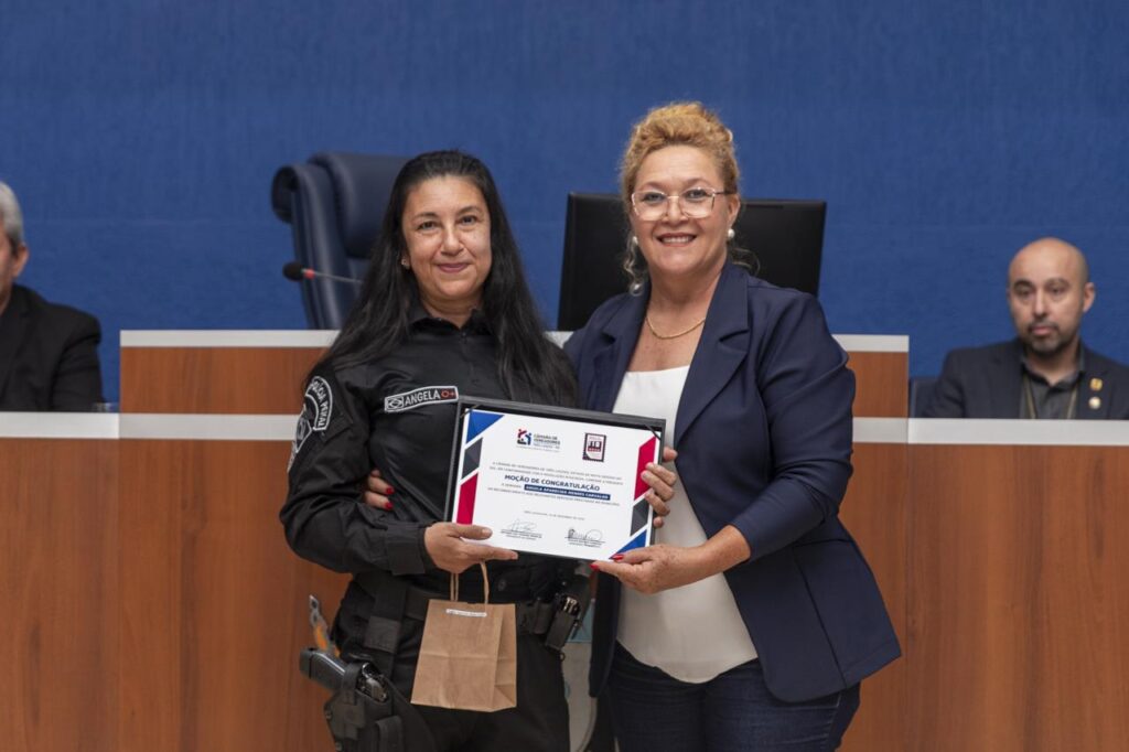 Mulheres que atuam em prol da segurança pública recebem honrarias Mulheres que atuam em prol da segurança pública recebem honrarias