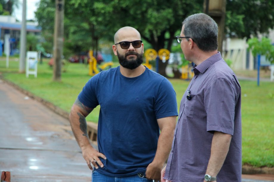 Prefeitura de Três Lagoas realiza recapeamento da rua Rafael de Haro Prefeitura de Três Lagoas realiza recapeamento da rua Rafael de Haro