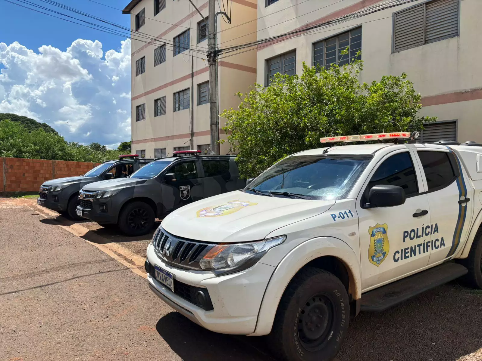 Homem morre após confronto com a PM em condomínio residencial de Campo Grande Homem morre após confronto com a PM em condomínio residencial de Campo Grande