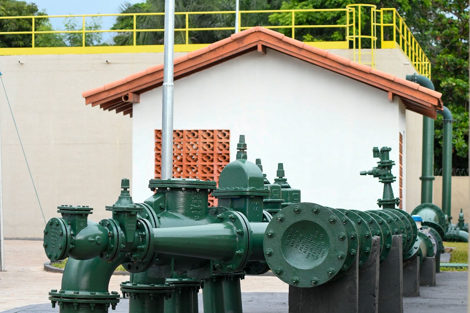 Água tratada, pavimentação e drenagem: Governo de MS entrega obras estruturantes em Três Lagoas