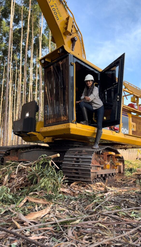 Suzano encerra 2025 com mais de 430 profissionais formados para atuar na colheita florestal em Ribas do Rio Pardo