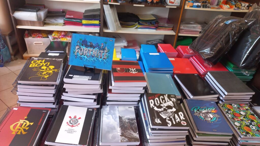 Em Três Lagoas volta às aulas aquece comércio, mas materiais escolares mantêm preços estáveis Em Três Lagoas volta às aulas aquece comércio, mas materiais escolares mantêm preços estáveis