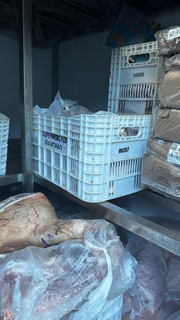 Polícia Civil apreende mais de 2 toneladas de carnes impróprias para o consumo em Campo Grande