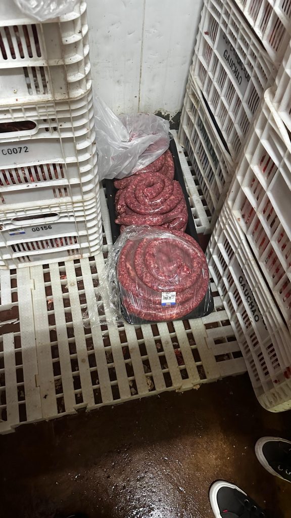 Polícia Civil apreende mais de 2 toneladas de carnes impróprias para o consumo em Campo Grande