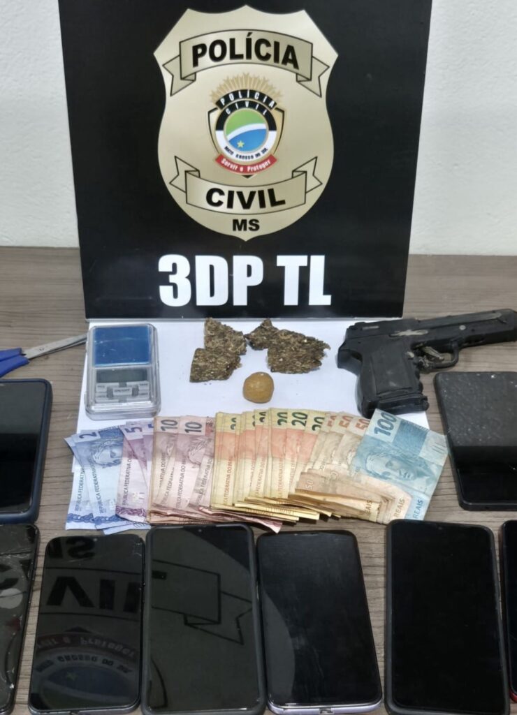 Operação da Polícia Cvil resulta em seis prisões em flagrante na Vila Haro Operação da Polícia Cvil resulta em seis prisões em flagrante na Vila Haro