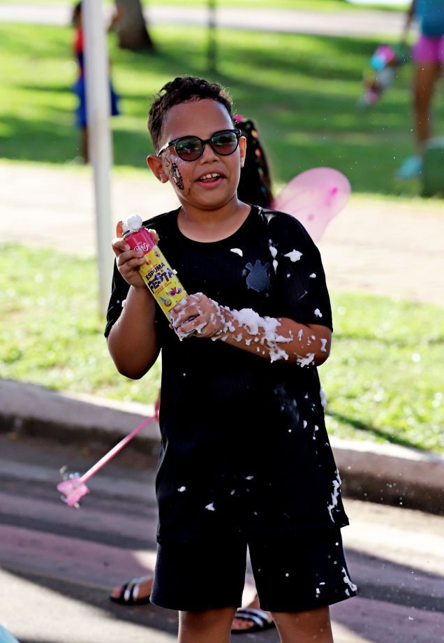 CarnaTrês 2026 encerra com festa, brilho dos blocos e avenida lotada em Três Lagoas CarnaTrês 2026 encerra com festa, brilho dos blocos e avenida lotada em Três Lagoas