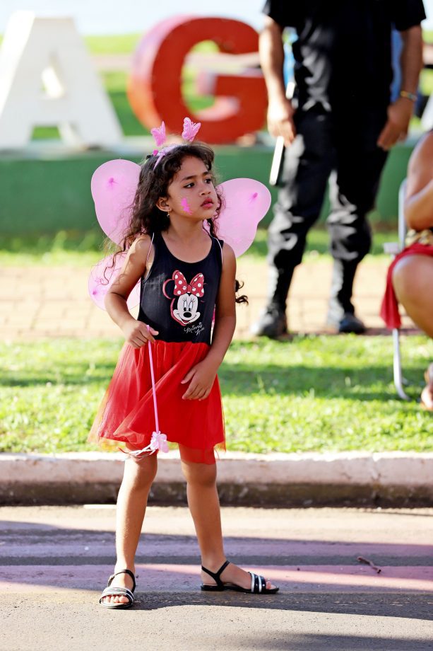 CarnaTrês 2026 encerra com festa, brilho dos blocos e avenida lotada em Três Lagoas CarnaTrês 2026 encerra com festa, brilho dos blocos e avenida lotada em Três Lagoas