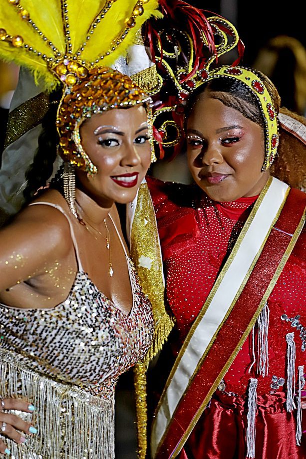 CarnaTrês 2026 encerra com festa, brilho dos blocos e avenida lotada em Três Lagoas CarnaTrês 2026 encerra com festa, brilho dos blocos e avenida lotada em Três Lagoas