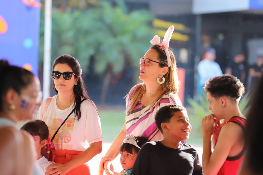 CarnaTrês 2026 encerra com festa, brilho dos blocos e avenida lotada em Três Lagoas CarnaTrês 2026 encerra com festa, brilho dos blocos e avenida lotada em Três Lagoas
