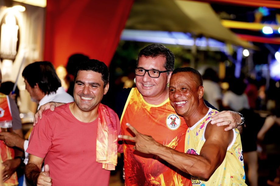 CarnaTrês 2026 encerra com festa, brilho dos blocos e avenida lotada em Três Lagoas CarnaTrês 2026 encerra com festa, brilho dos blocos e avenida lotada em Três Lagoas