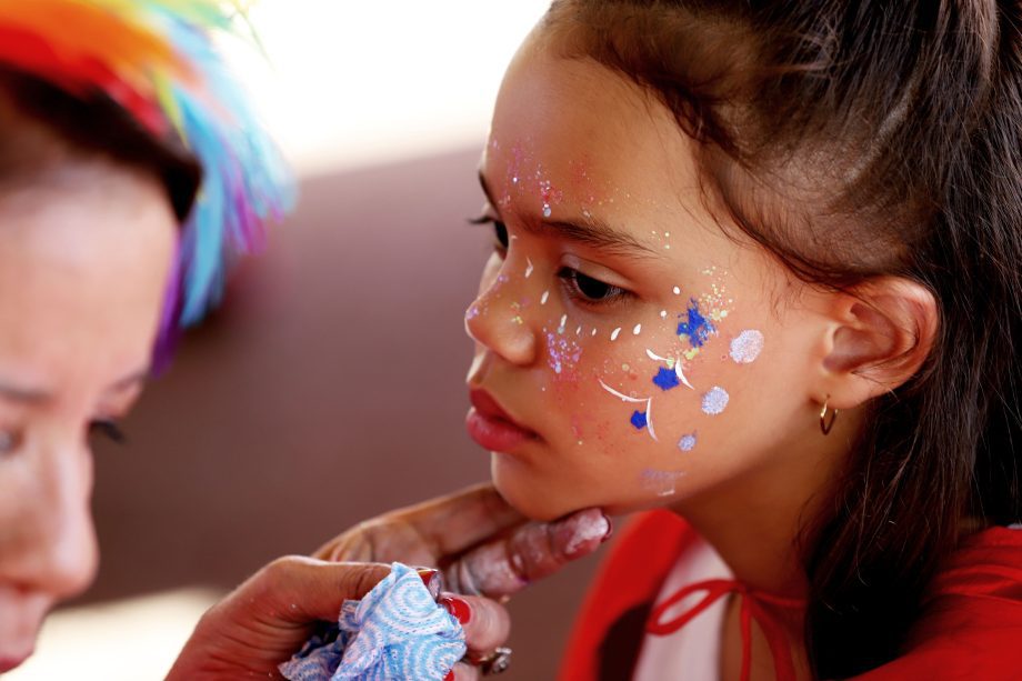 CarnaTrês 2026 encerra com festa, brilho dos blocos e avenida lotada em Três Lagoas CarnaTrês 2026 encerra com festa, brilho dos blocos e avenida lotada em Três Lagoas