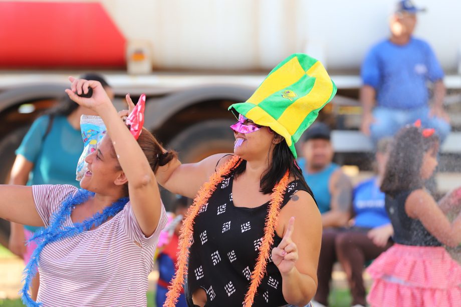 CarnaTrês 2026 encerra com festa, brilho dos blocos e avenida lotada em Três Lagoas CarnaTrês 2026 encerra com festa, brilho dos blocos e avenida lotada em Três Lagoas