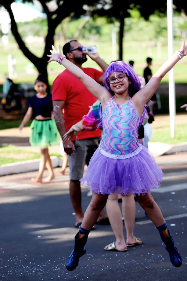 CarnaTrês 2026 encerra com festa, brilho dos blocos e avenida lotada em Três Lagoas CarnaTrês 2026 encerra com festa, brilho dos blocos e avenida lotada em Três Lagoas