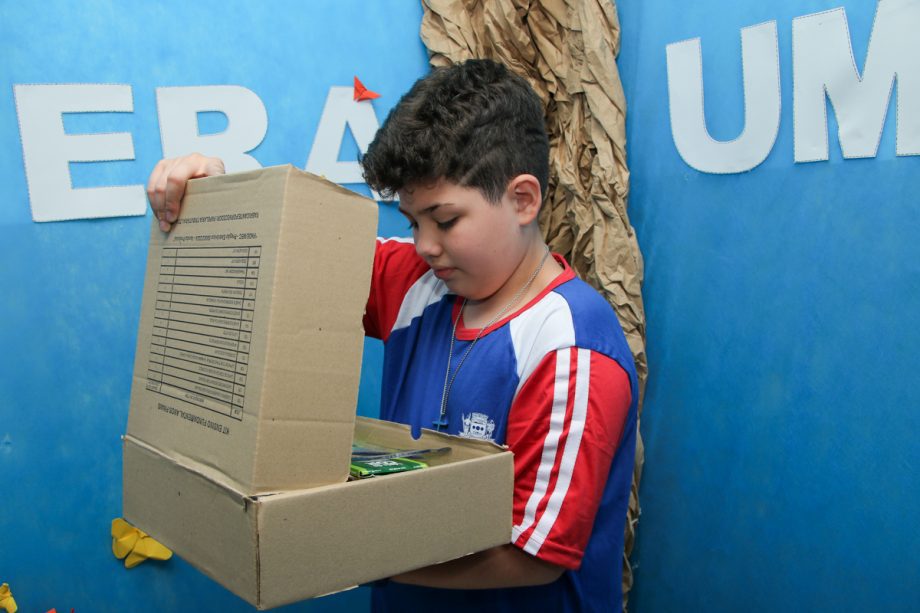 Prefeitura de Três Lagoas realiza entrega de Kits Escolares em escolas municipais