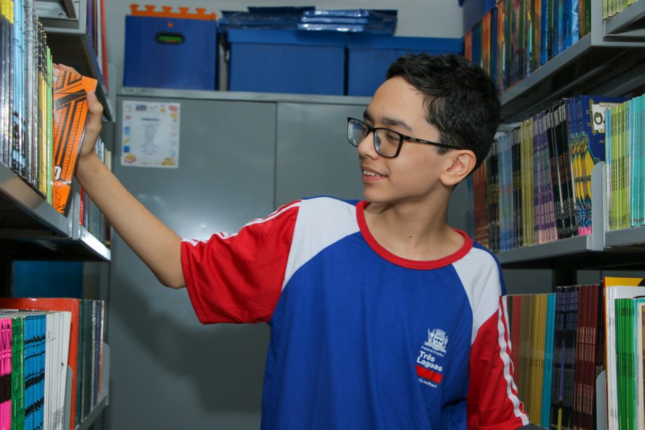 Prefeitura de Três Lagoas realiza entrega de Kits Escolares em escolas municipais