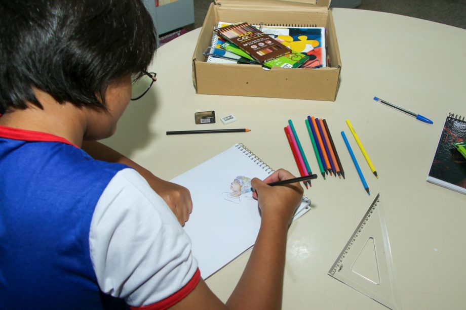 Prefeitura de Três Lagoas realiza entrega de Kits Escolares em escolas municipais