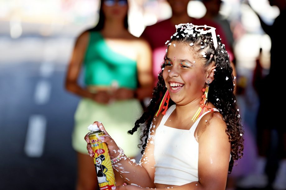CarnaTrês 2026 encerra com festa, brilho dos blocos e avenida lotada em Três Lagoas CarnaTrês 2026 encerra com festa, brilho dos blocos e avenida lotada em Três Lagoas