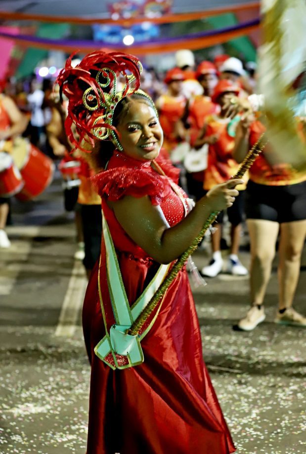 CarnaTrês 2026 encerra com festa, brilho dos blocos e avenida lotada em Três Lagoas CarnaTrês 2026 encerra com festa, brilho dos blocos e avenida lotada em Três Lagoas