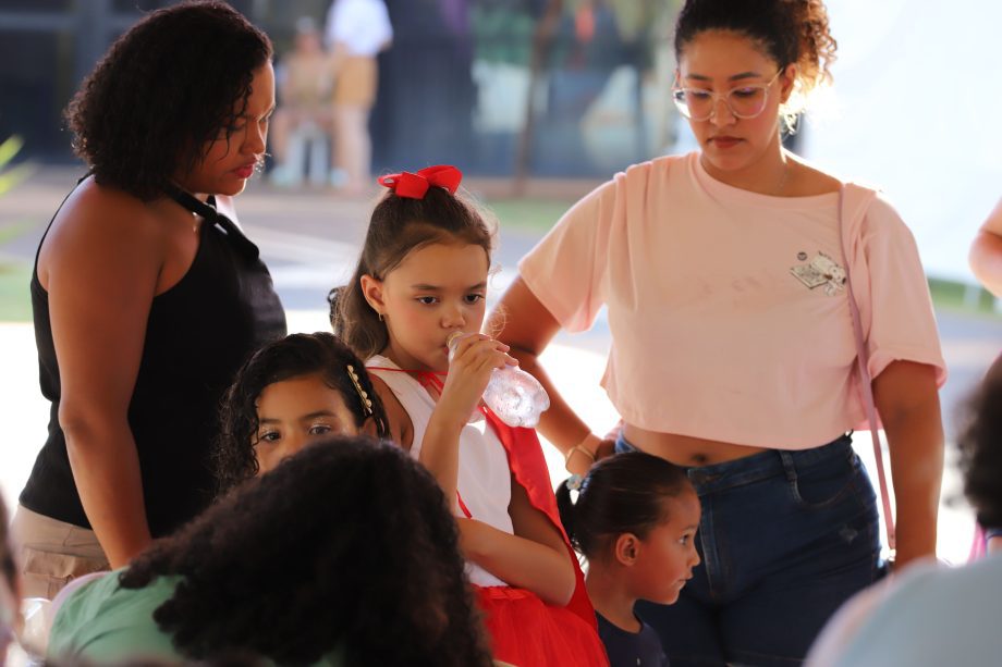 CarnaTrês 2026 encerra com festa, brilho dos blocos e avenida lotada em Três Lagoas CarnaTrês 2026 encerra com festa, brilho dos blocos e avenida lotada em Três Lagoas