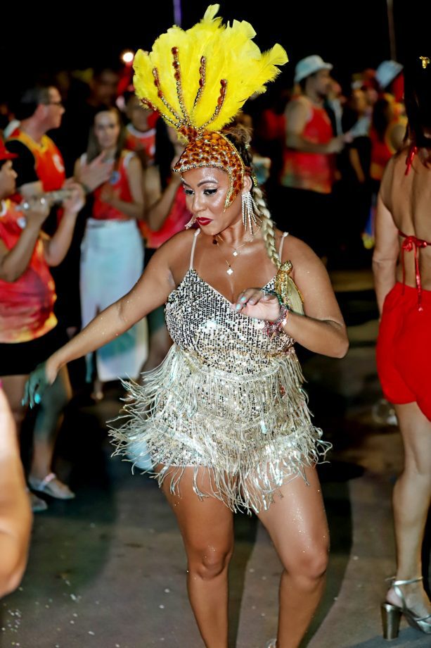 CarnaTrês 2026 encerra com festa, brilho dos blocos e avenida lotada em Três Lagoas CarnaTrês 2026 encerra com festa, brilho dos blocos e avenida lotada em Três Lagoas