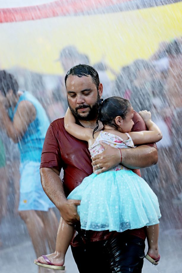 CarnaTrês 2026 encerra com festa, brilho dos blocos e avenida lotada em Três Lagoas CarnaTrês 2026 encerra com festa, brilho dos blocos e avenida lotada em Três Lagoas