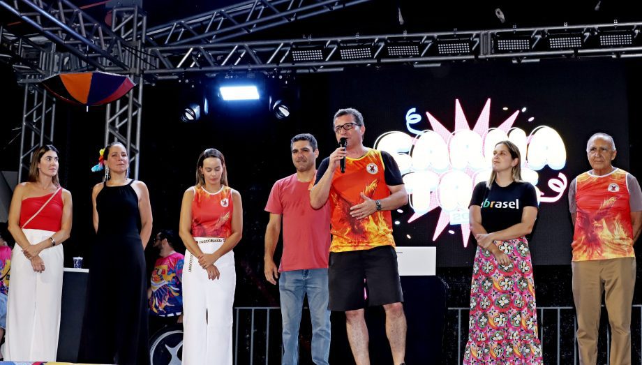 CarnaTrês 2026 encerra com festa, brilho dos blocos e avenida lotada em Três Lagoas CarnaTrês 2026 encerra com festa, brilho dos blocos e avenida lotada em Três Lagoas