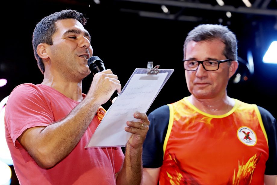 CarnaTrês 2026 encerra com festa, brilho dos blocos e avenida lotada em Três Lagoas CarnaTrês 2026 encerra com festa, brilho dos blocos e avenida lotada em Três Lagoas