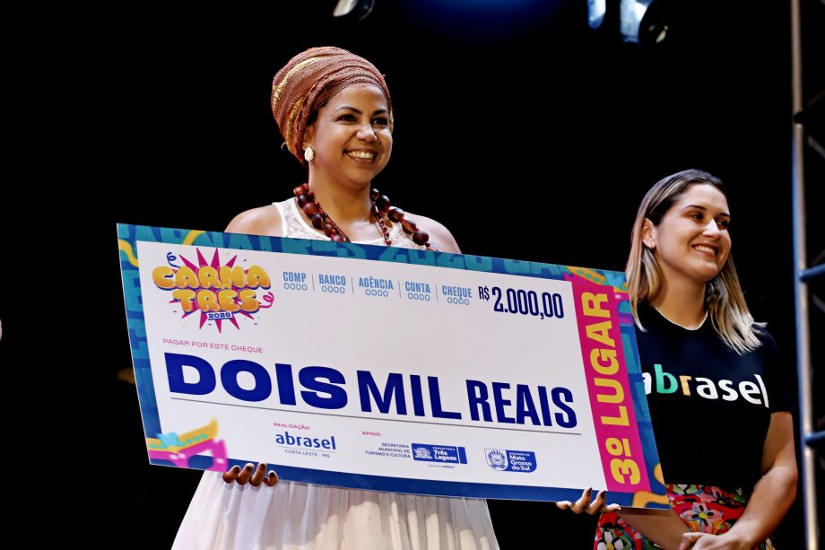 CarnaTrês 2026 encerra com festa, brilho dos blocos e avenida lotada em Três Lagoas CarnaTrês 2026 encerra com festa, brilho dos blocos e avenida lotada em Três Lagoas