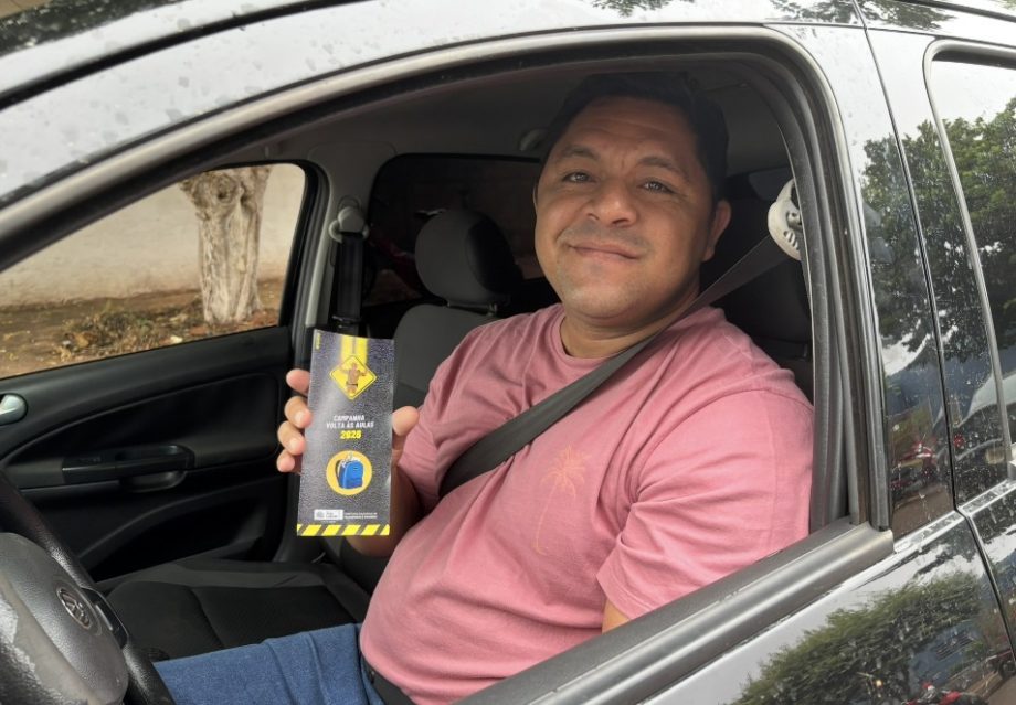 Departamento de Trânsito realiza ação “Volta às Aulas” em escolas do município