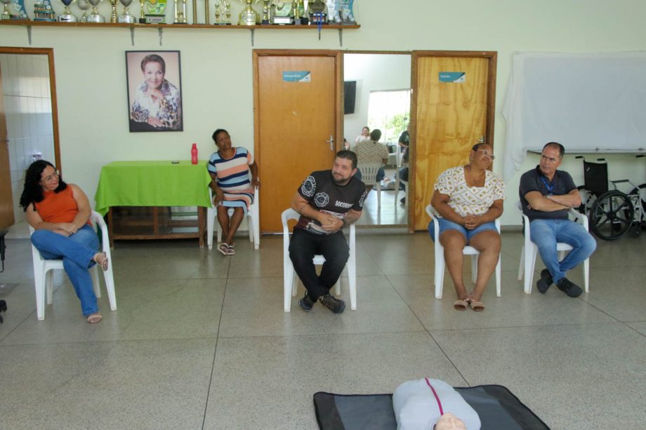 Secretaria Municipal de Assistência Social realiza treinamento de Primeiros Socorros a servidores