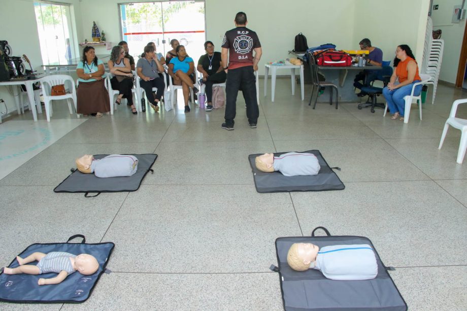 Secretaria Municipal de Assistência Social realiza treinamento de Primeiros Socorros a servidores