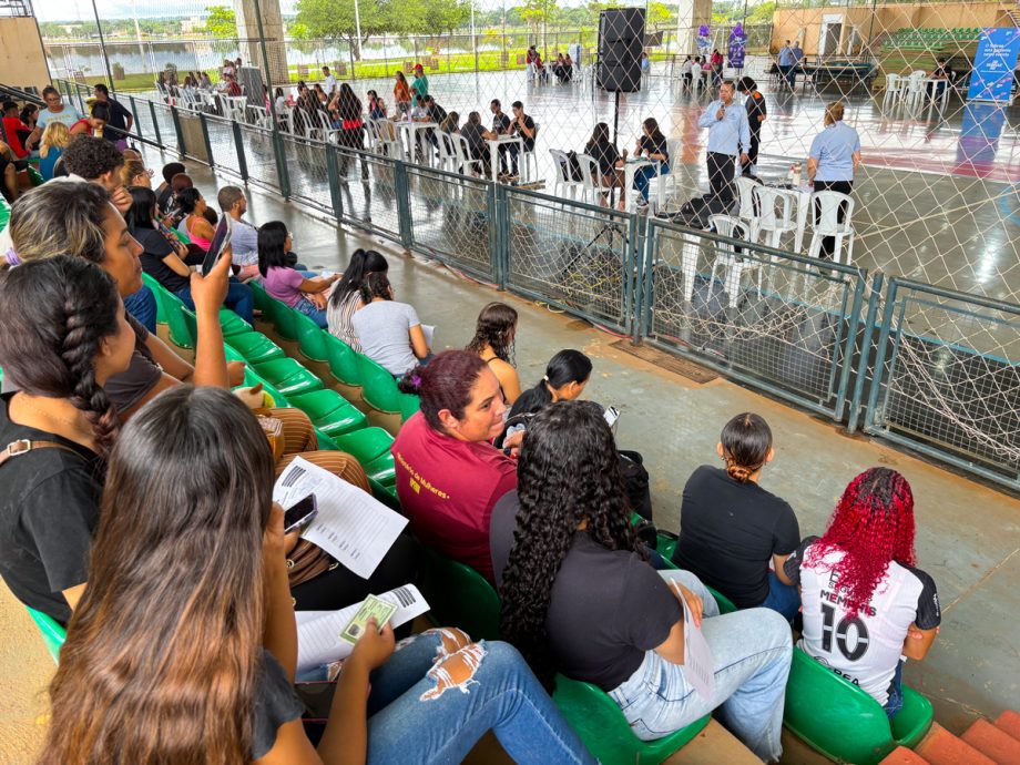 Feirão de Vagas conecta mais de 200 jovens ao mercado de trabalho Feirão de Vagas conecta mais de 200 jovens ao mercado de trabalho