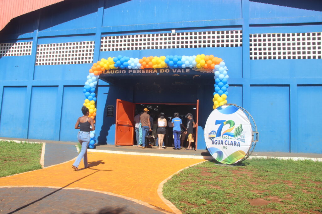 Governador Eduardo Riedel prestigia os 72 anos de Água Clara e reforça novo momento de desenvolvimento