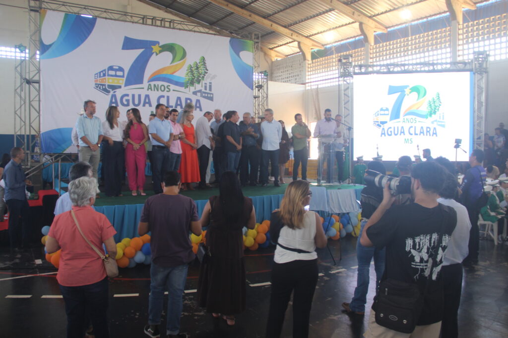 Governador Eduardo Riedel prestigia os 72 anos de Água Clara e reforça novo momento de desenvolvimento