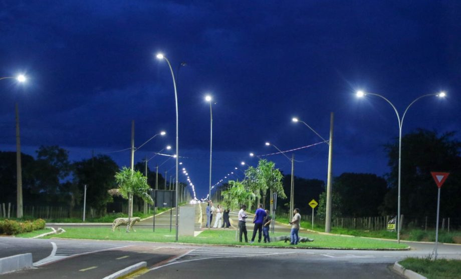 Prefeito Dr. Cassiano Maia inaugura nova iluminação da Avenida Jamil Jorge Salomão
