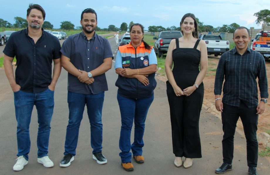 Prefeito Dr. Cassiano Maia inaugura nova iluminação da Avenida Jamil Jorge Salomão