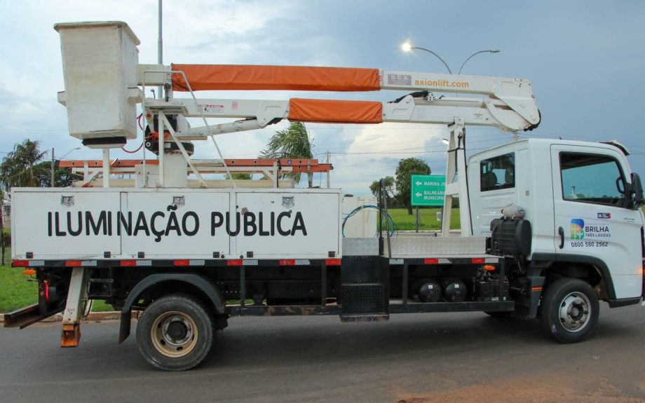 Prefeito Dr. Cassiano Maia inaugura nova iluminação da Avenida Jamil Jorge Salomão