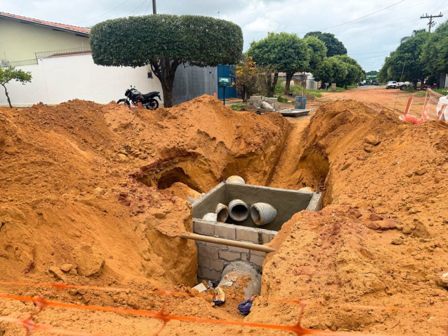 Jardim Itamaraty, Nossa Senhora de Fátima e Eunice recebem obra de pavimentação e drenagem Jardim Itamaraty, Nossa Senhora de Fátima e Eunice recebem obra de pavimentação e drenagem