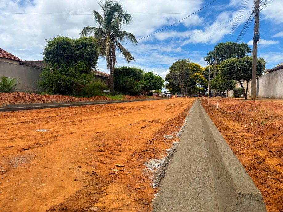 Jardim Itamaraty, Nossa Senhora de Fátima e Eunice recebem obra de pavimentação e drenagem Jardim Itamaraty, Nossa Senhora de Fátima e Eunice recebem obra de pavimentação e drenagem