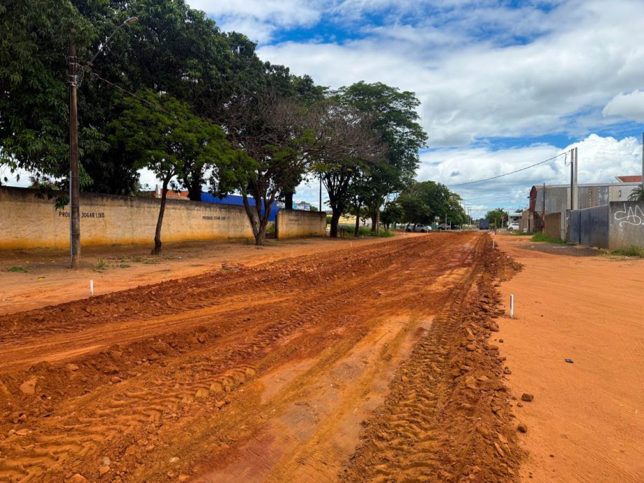Jardim Itamaraty, Nossa Senhora de Fátima e Eunice recebem obra de pavimentação e drenagem Jardim Itamaraty, Nossa Senhora de Fátima e Eunice recebem obra de pavimentação e drenagem